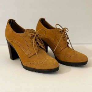 Beige Suede Tommy Hilfiger “Naomi” Lace-Up Wing Tip Booties, Sz 6.5